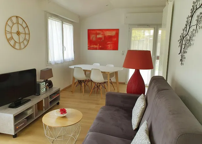 De L'aiguille Oeyreluy